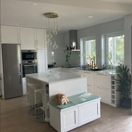 Apartment Cozy In - Available For Minimum 30 Days - 16 Jan - 23 Fev